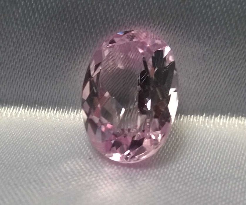 Szafir różowy 5.5 CT - 12.5 x 8.5 mm