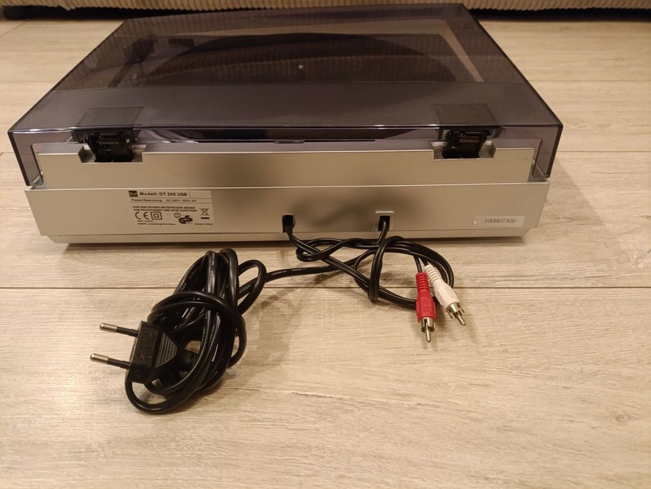 Gramofon DUAL DT200