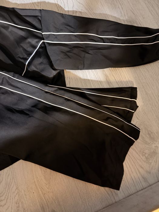 Чоловічий спортивний костюм