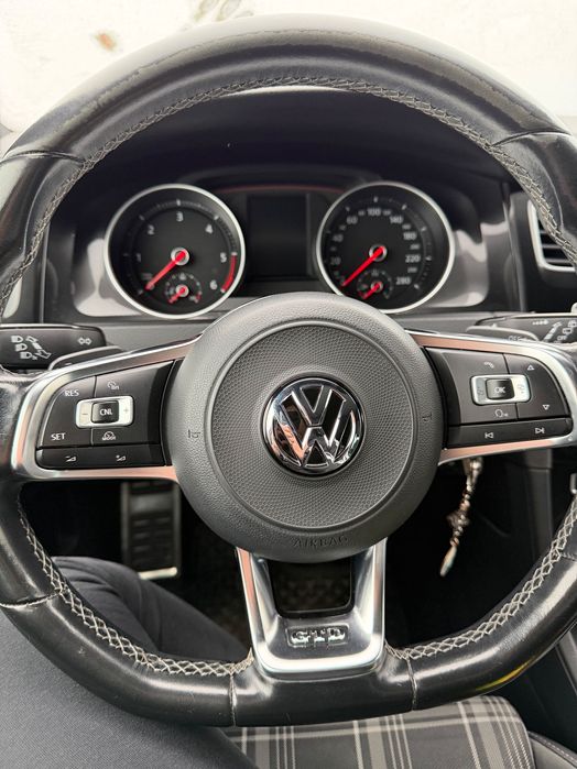 Volkswagen Golf VII 2.0 GTD DSG