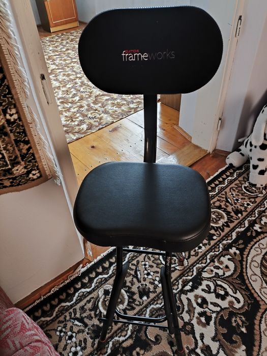 Крісло для гри на гітарі