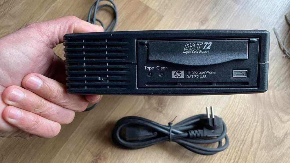 Gravador Hp StorageWorks DAT72 USB Externo Tape Drive BRSLA-05U1-AC