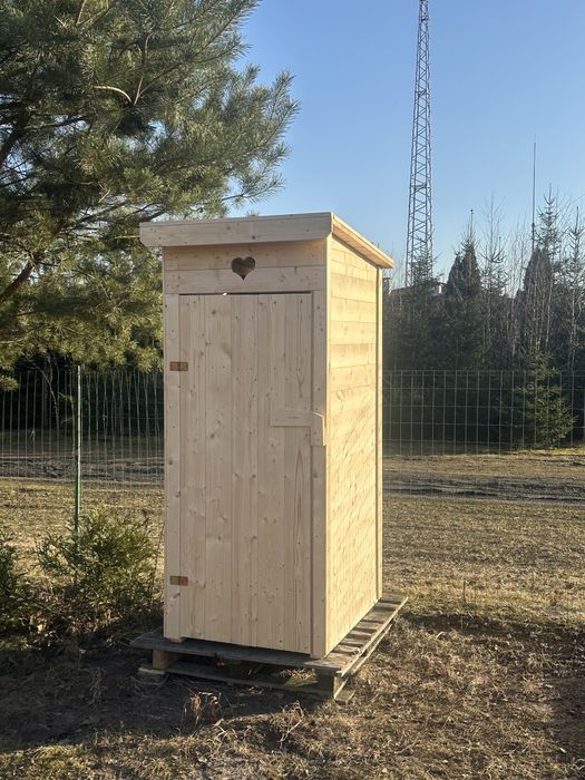 WC ogrodowe, toaleta drewniania