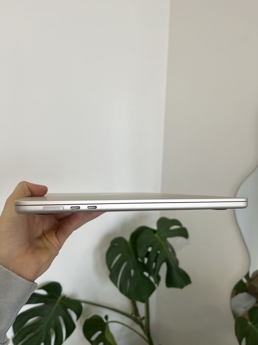 На деталі MacBook Air 15 M5 A3448