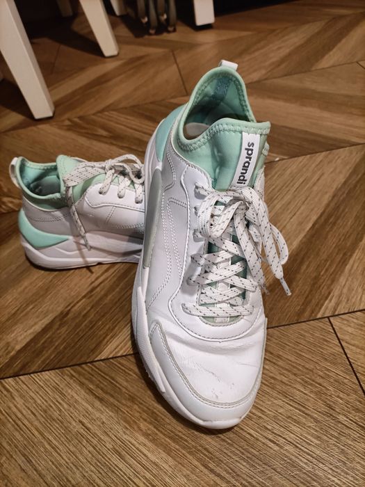 Białe sportowe buty Sprandi r.38
