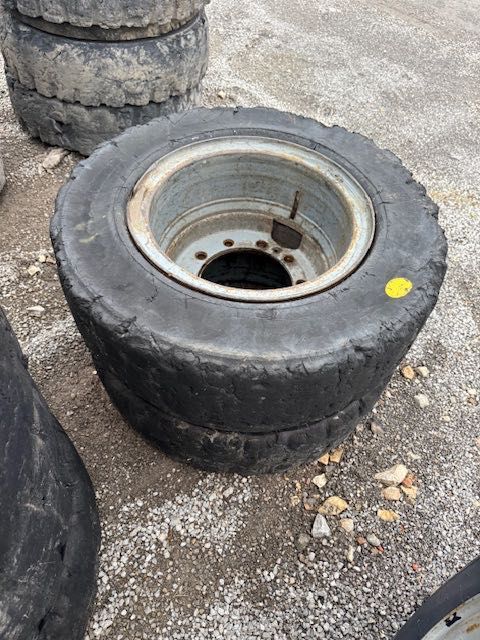 Koła pełne do koparki przeładunkowej 6 szt komplet 10.00