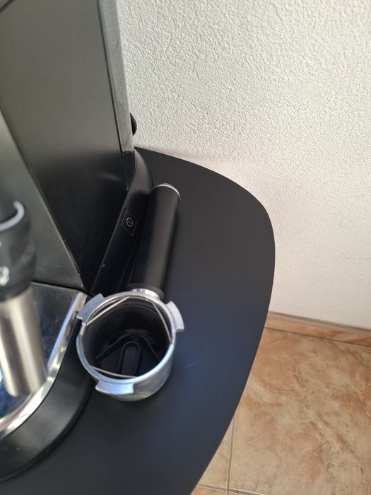 Ekspres do kawy kolbowy delonghi