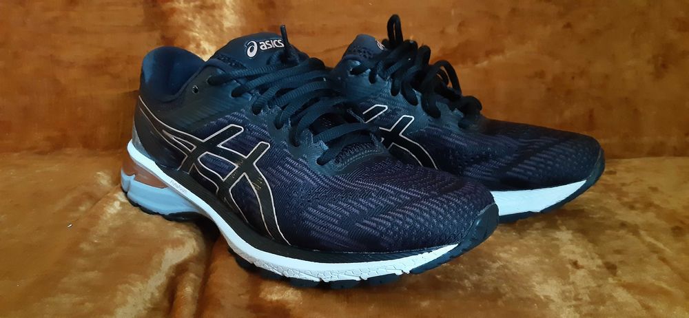 Кроссовки Asics женские лето