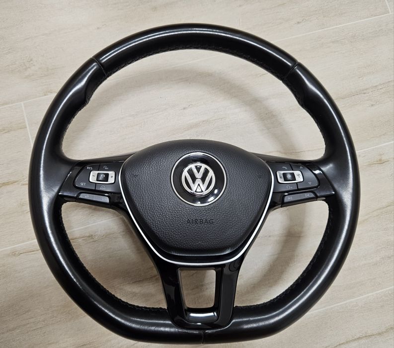 Продам кермо від Passat b8