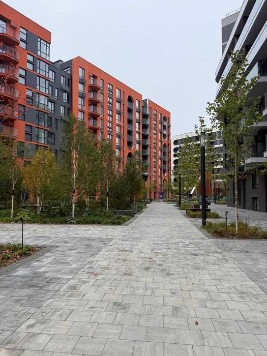 Велика 2-к квартира ЖК Республіка Respublika Республика