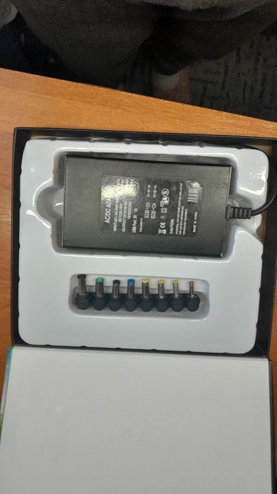 Продам адаптер для ноутбука в машине на запчасти