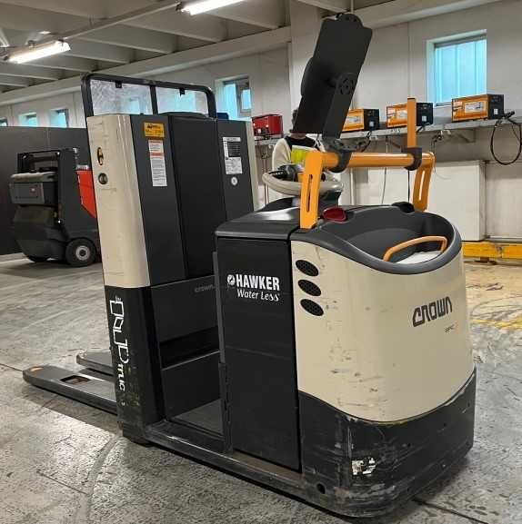 Wózek widłowy paletowy do kompletacji poziomej CROWN GPC 3045