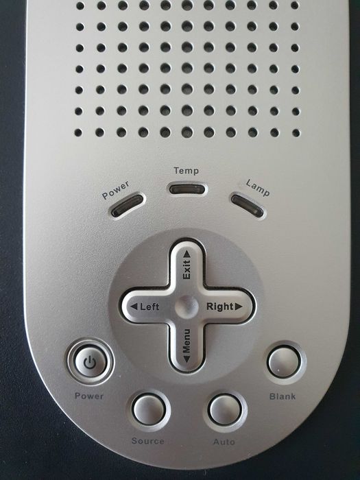 Projector BENQ PB6100 (para peças)