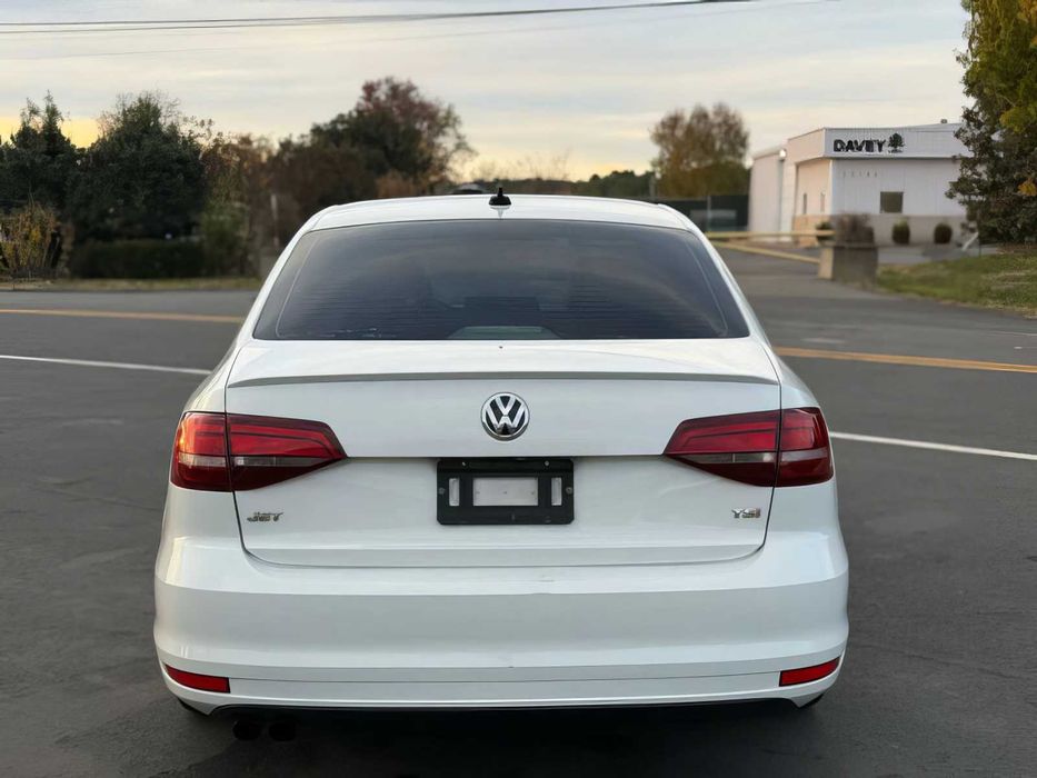 Volkswagen Jetta      2016