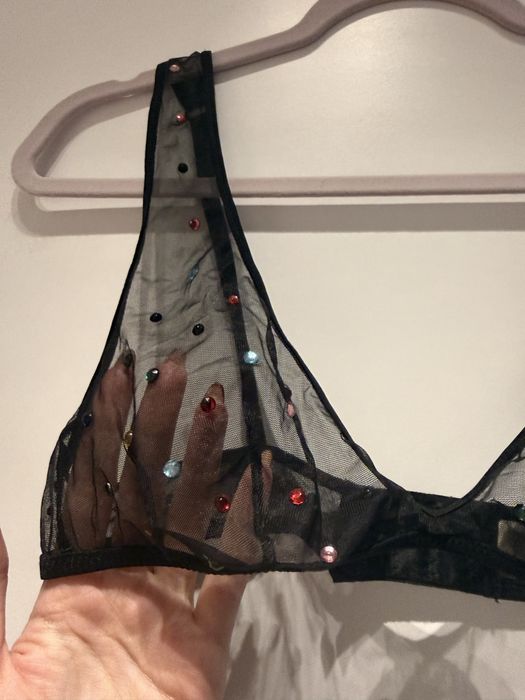 Siateczkowy biustonosz z kryształkami