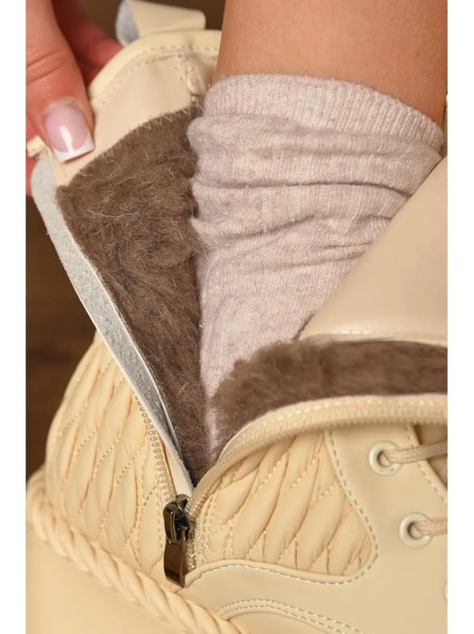 зимові бежеві черевики