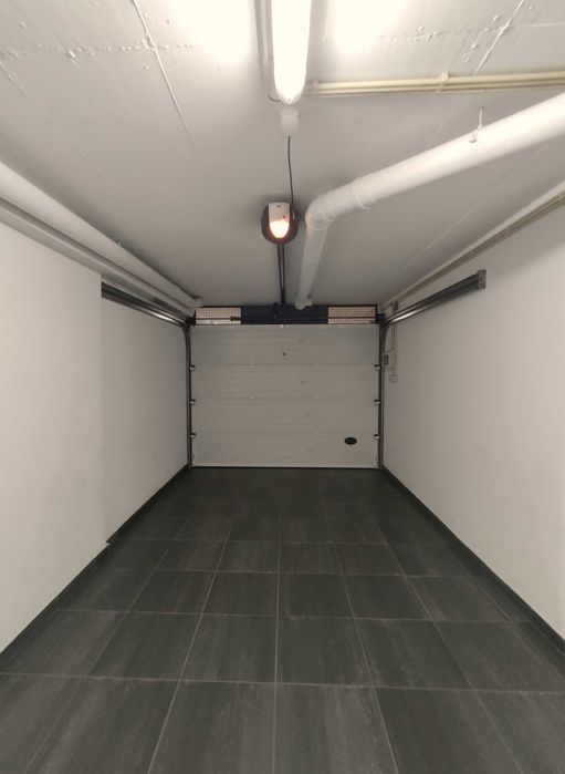 Arrendamento de garagem na Quinta das Marianas - Parede, Carcavelos