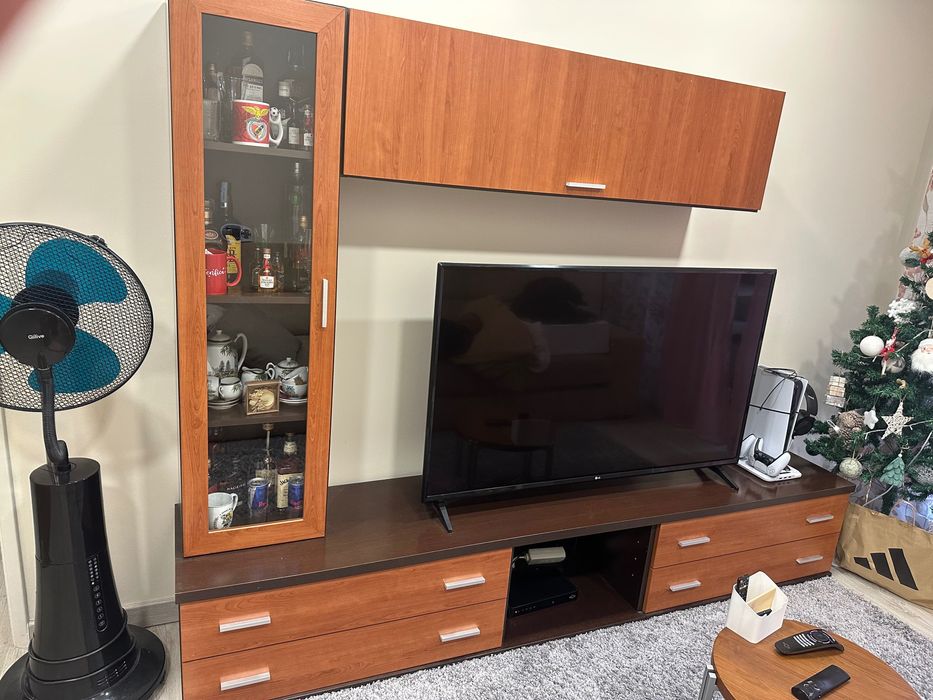 Móvel de TV completo com vitrine – Excelente estado