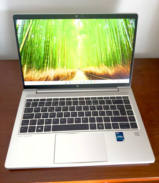 HP Elitebook 640 G9 c/Ecran Tactil/i7-1265u/32Gb Ram/Ssd 1TB/Garantia