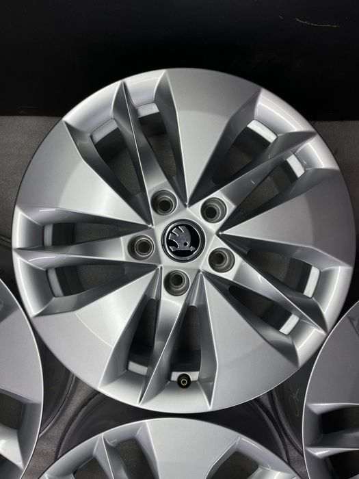 Диски R16 5x112 Et46 7J. Skoda Octavia A5 A7 Superb VW Jetta Golf