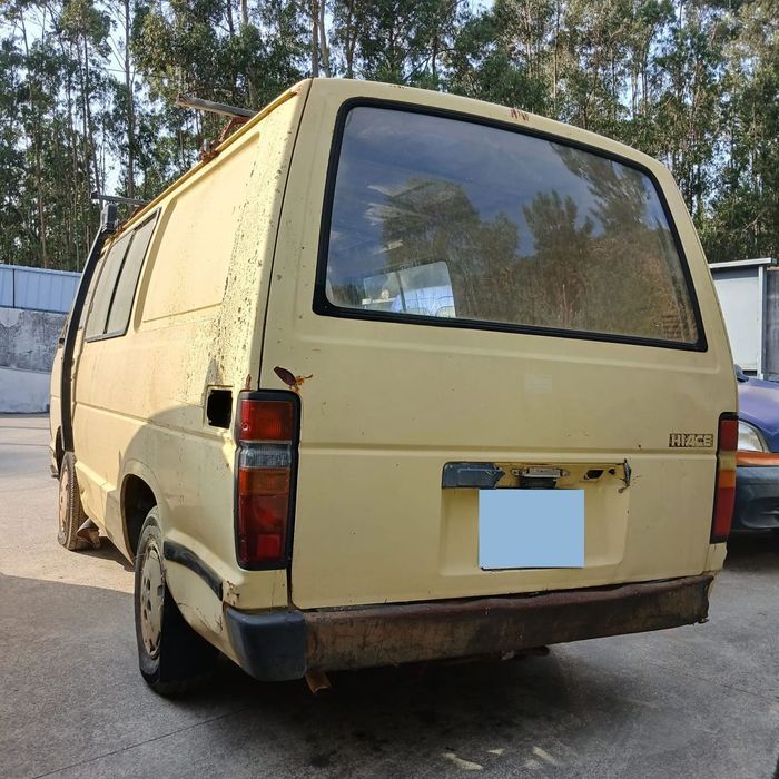 Toyota Hiace 2.4 D de 1990 – Peças Usadas (9943)