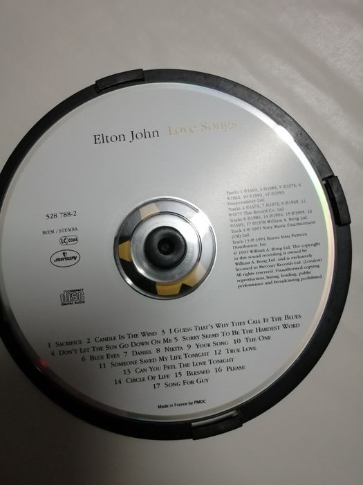 9 CDS de conceituados cantores