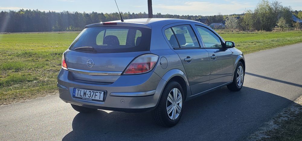 Ładna Astra h 1.6benz*zarejestrowana*bez korozji*klima