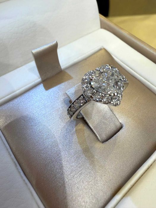 Pierścionek z diamentami naturalnymi Serce 2.30 CT