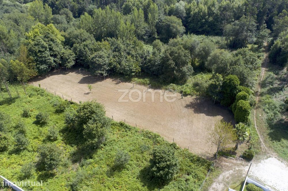 Terreno com 2.400 m2 para exploração agrícola - Pedroso, Gaia — Pedroso E Seixezelo, Porto