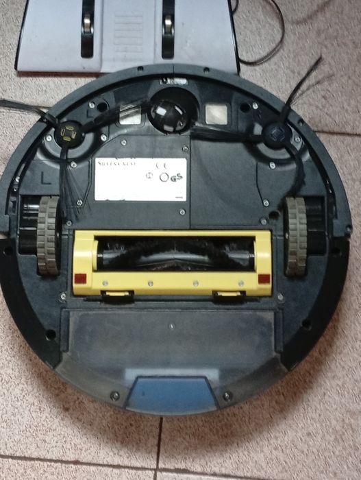 Robot de Aspiração a bateria com carregador