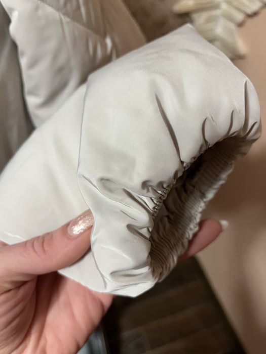 Курточка H&M сірого кольору р. М