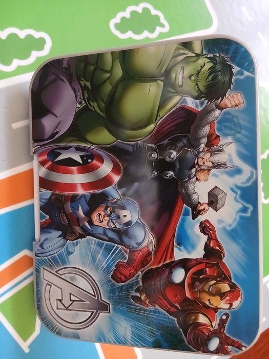 LapTop Avengers  inglês e espanhol