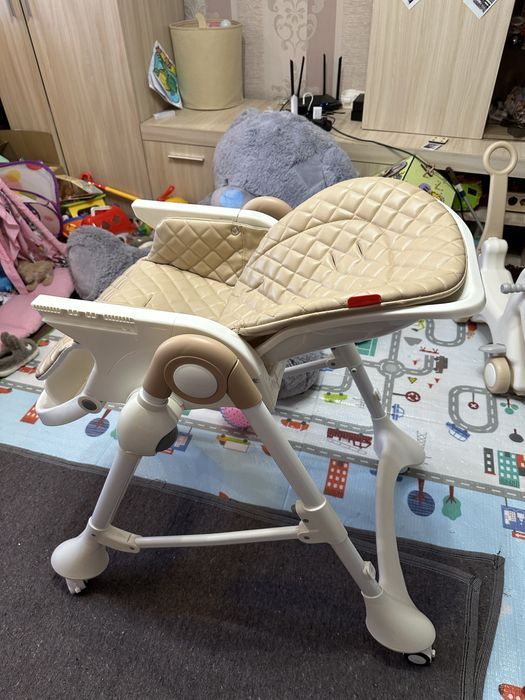 Стульчик для годування Carrello Caramel