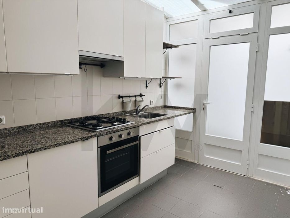 Apartamento T1 com pátio para arrendamento | PENHA DE FRANÇA