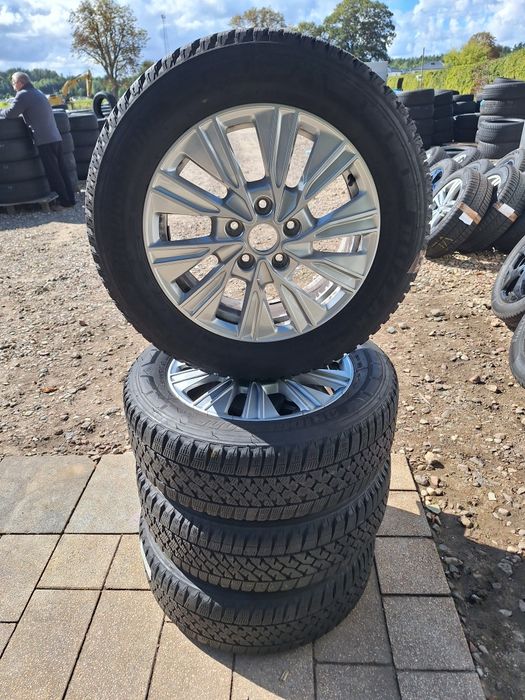 Koła zimowe VW Transporter Multivan T7 215 60 r17c