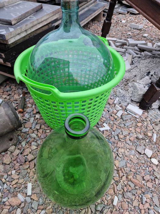 Butla szklana, wino, balon, dymion, gąsior słój