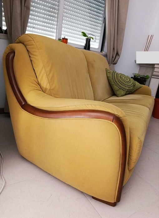 Sofá 2 lugares / amarelo mostarda