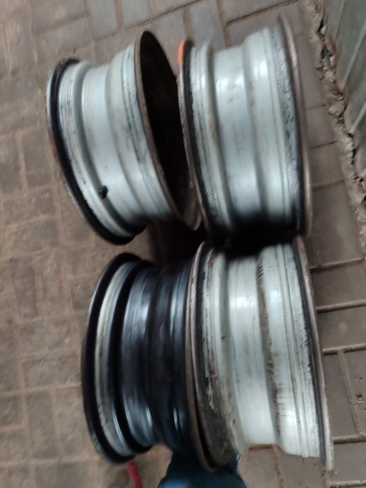 Диски металеві r15 kia hyundai mazda 5.114.3 dia 67.1 et52.5