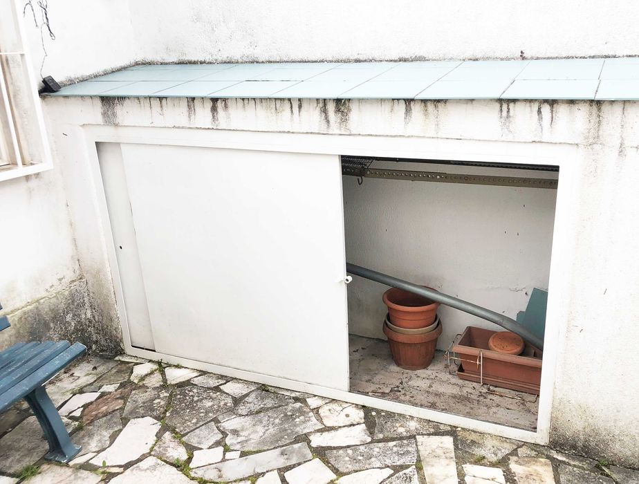 Portas de Arrecadação - Portas de correr em ferro - 2,20m x 1,22m