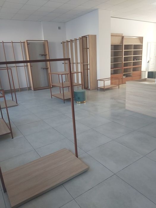 Meble wyposażenie  do sklepu odzieżowego