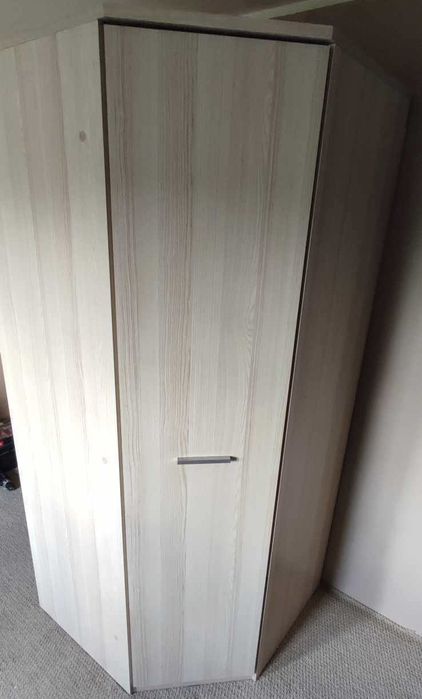 Sprzedam szafę narożną