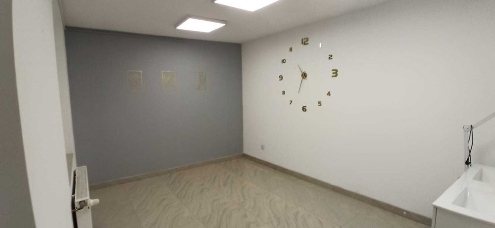Wieluń - Do wynajęcia lokal handlowo-uslugowy (parter) 50 m2.