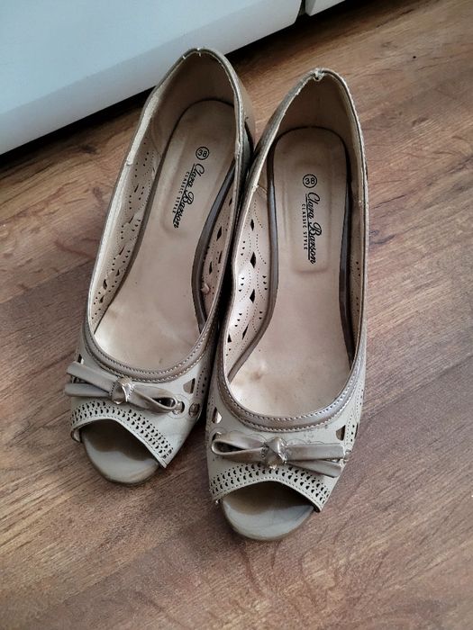 Buty na koturnie Clara Barson 38 damskie
