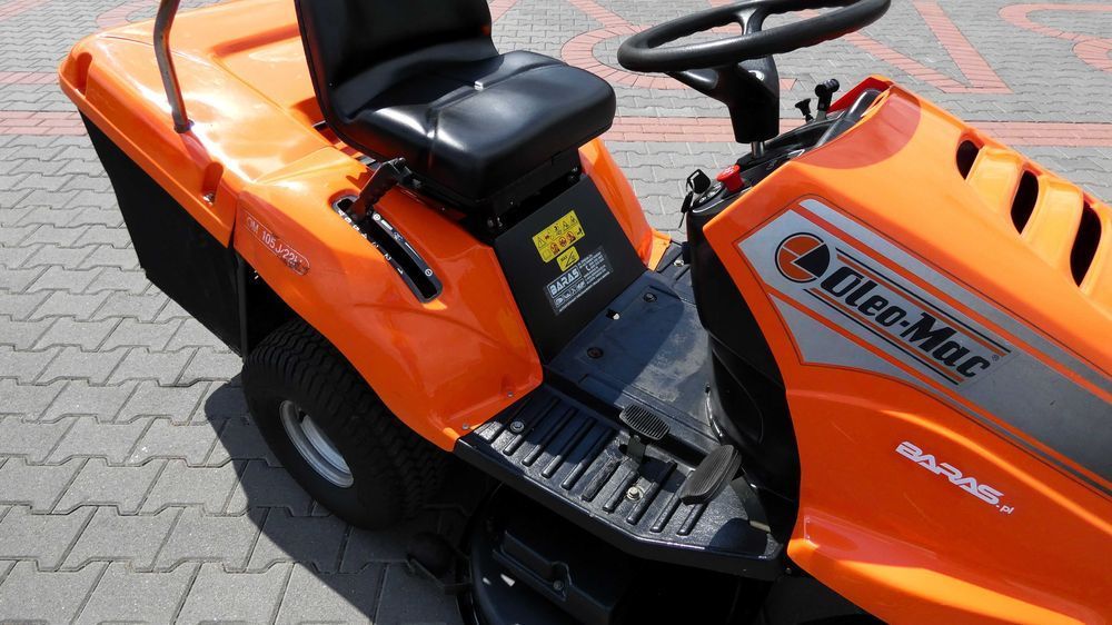 Traktorek kosiarka Oleo-Mac OM105J/22H B&S 2 Cylindry (250701.5) Baras