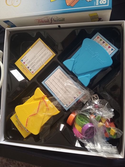 Jogo de Mesa Trivial Pursuit Edição Família