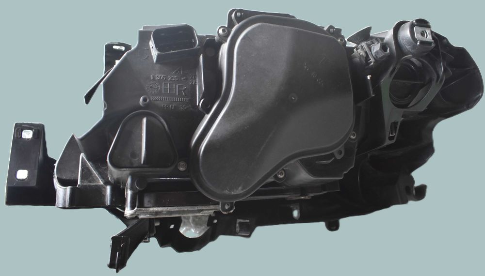 Farol direito bmw Serie 3 E92 bi-xenon 7162.130