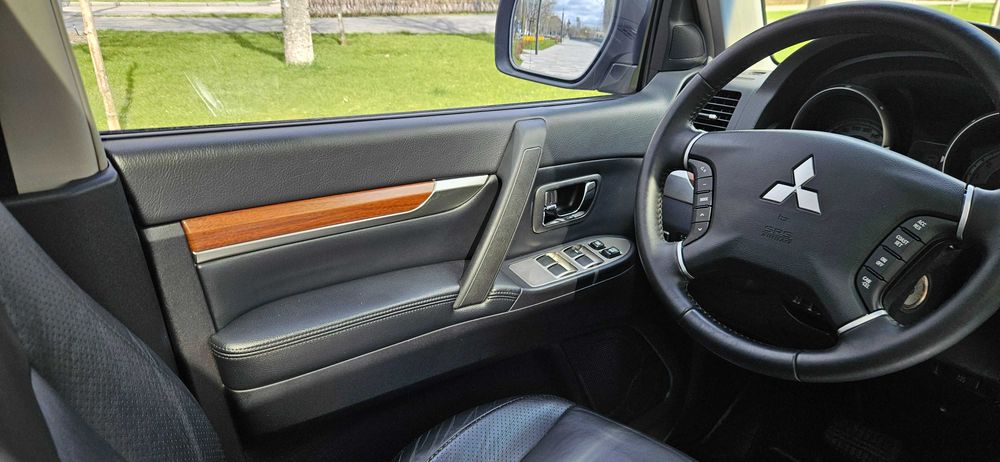 Mitsubishi Pajero Wagon 2008 VIN JMBLYV98W8J504813 фото оголошення 8 з 22