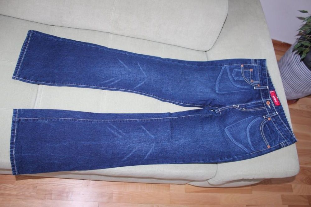 Damskie Levis 518 rozmiar M (dzwony)