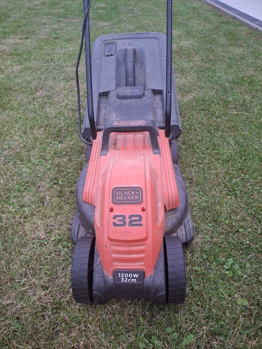 Kosiarka elektryczna Black&Decker plus podkaszarka Parkside