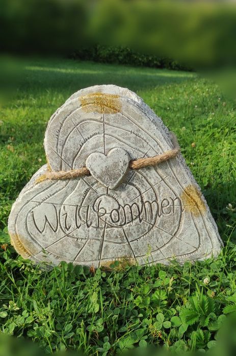 Donica Serce z powitaniem gości.